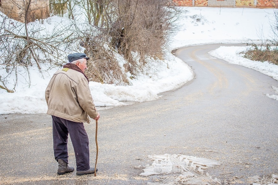 Senior Safety in Winter: Navigating Cold-Weather Hazards
